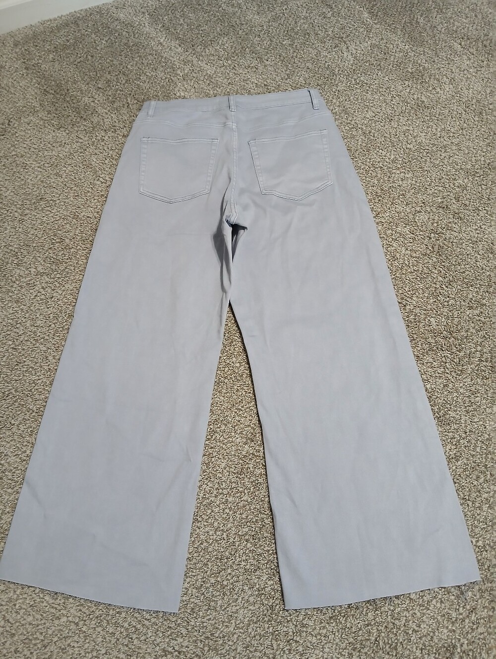 High-Rise Wide-Leg Jeans in Light Gray - Picture 11 of 13